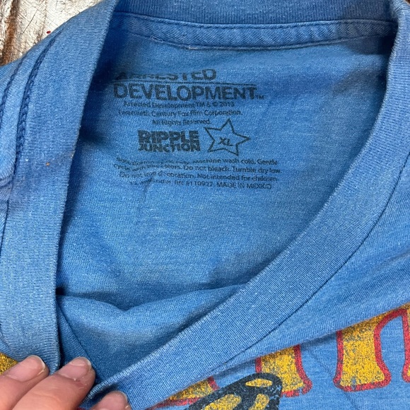 Arrested Development T-shirt - Picture 3 of 4